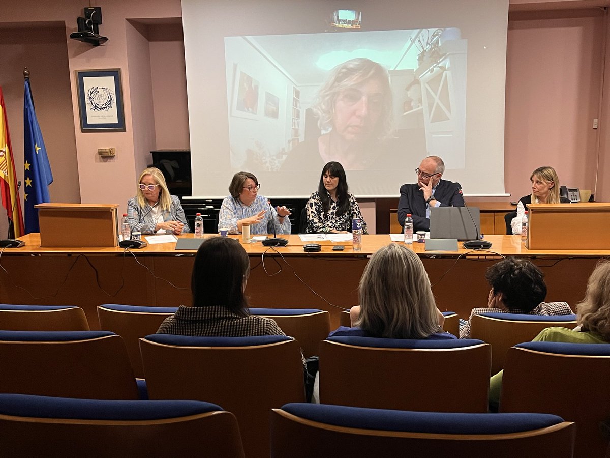 María González tweet media