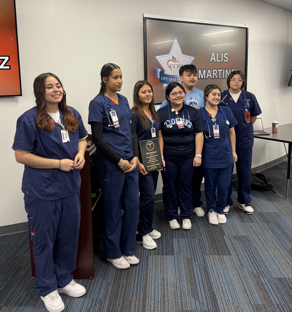 CTECCISD's tweet image. Carroll HS’s Health Science student, Alis Martinez, receiving a Life Saver Award! Put skills learned to work by helping a young child in need! She helped save a life! A big congrats to the Senior Health Science students who helped teach &amp;amp; train her this school year! Go Tigers!