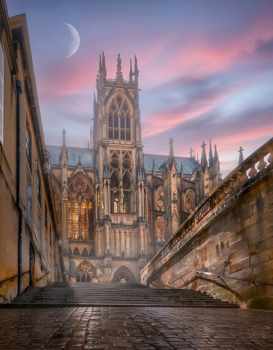 luckasdelille59's tweet image. Je vous souhaite une bonne fin de journée et une excellente soirée étoilée les amis 🌠🌟🌠🌟
Bon week-end 🙏🏻
#Metz  #Moselle 
#France 🇫🇷🇫🇷🇫🇷