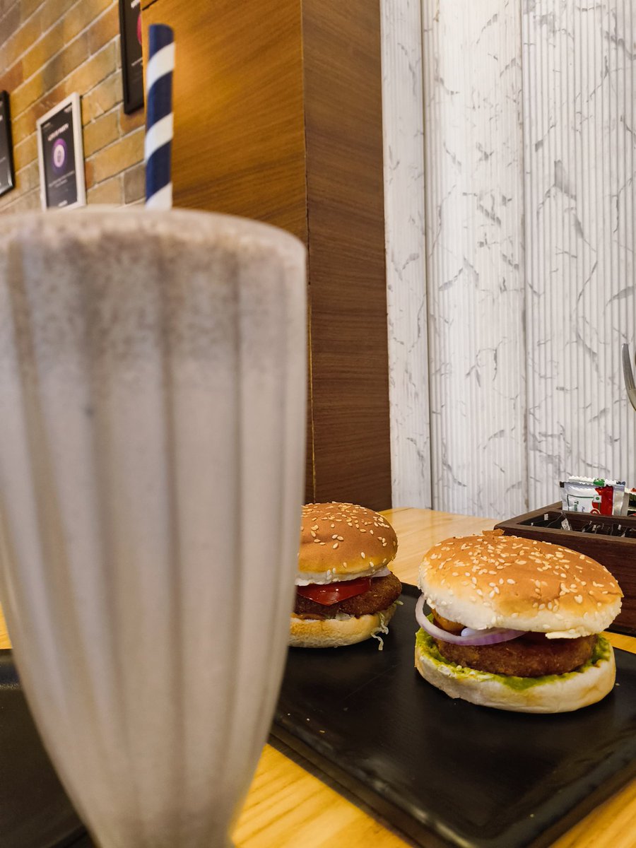 payal_codes's tweet image. All about sir&apos;s birthday 🥳 @ayushcodesweb