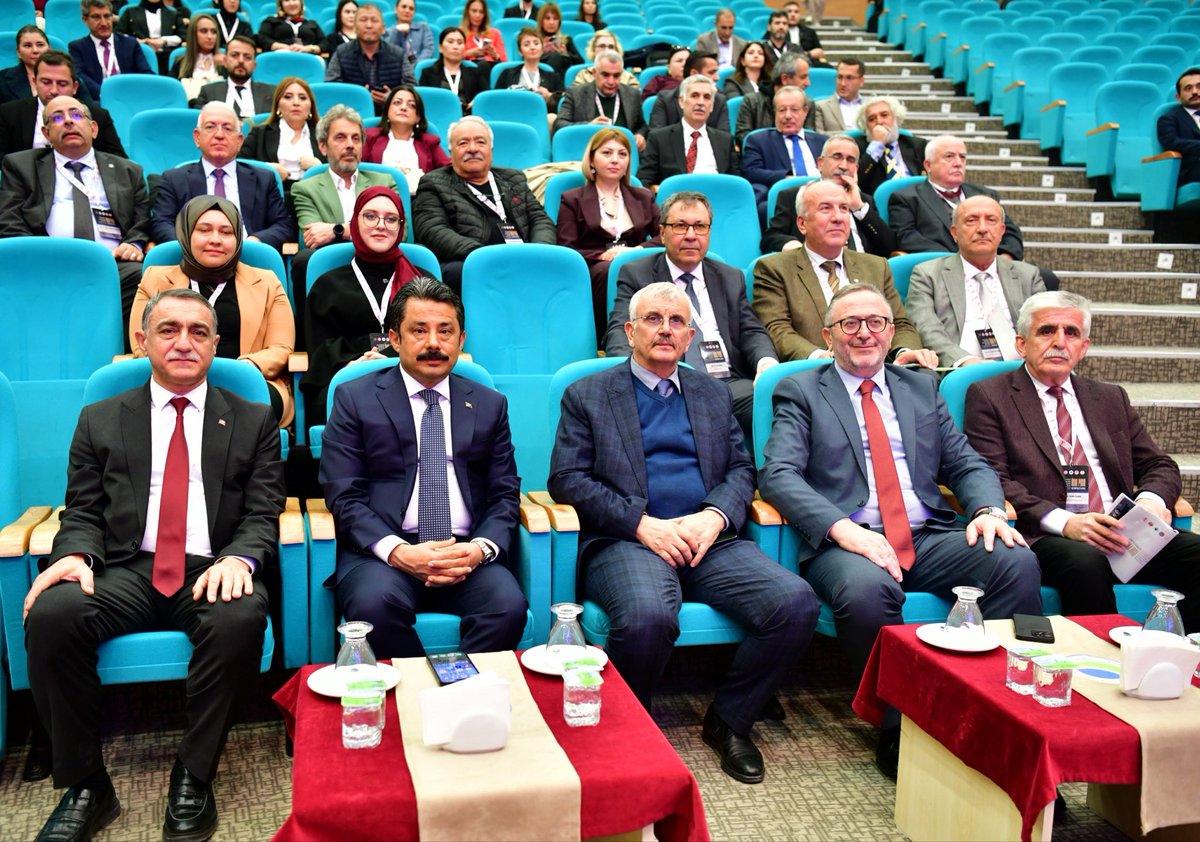 DemiryurekSefa's tweet image. 🔸 Anadolu&apos;da Türk Yazı Dilinin Öncüleri ve #Aşıkpaşa Sempozyumu&apos;nu tamamladık.

🔸Bu anlamlı sempozyumun düzenlenmesinde emeği geçen Üniversitemizin ve Türk Dil Kurumumuzun kıymetli yöneticilerine, katkı sağlayan tüm kurum ve kuruluşlarımıza, Anadolu’nun ilim ve irfan geleneğini…