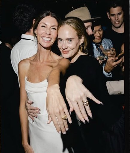 adelllylove's tweet image. Adele and Britt show off their rings 💍