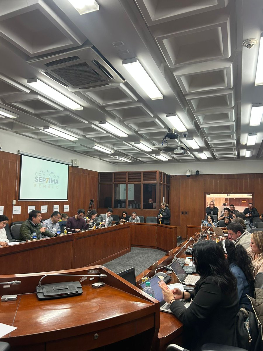 Diciendo y haciendo. Ya presentamos el proyecto de Ley sobre catastro, y hoy trabajamos en una de las Mesa Técnica Catastro Multipropósito en la Comisión Séptima del Senado, junto a veedurias y autoridades.