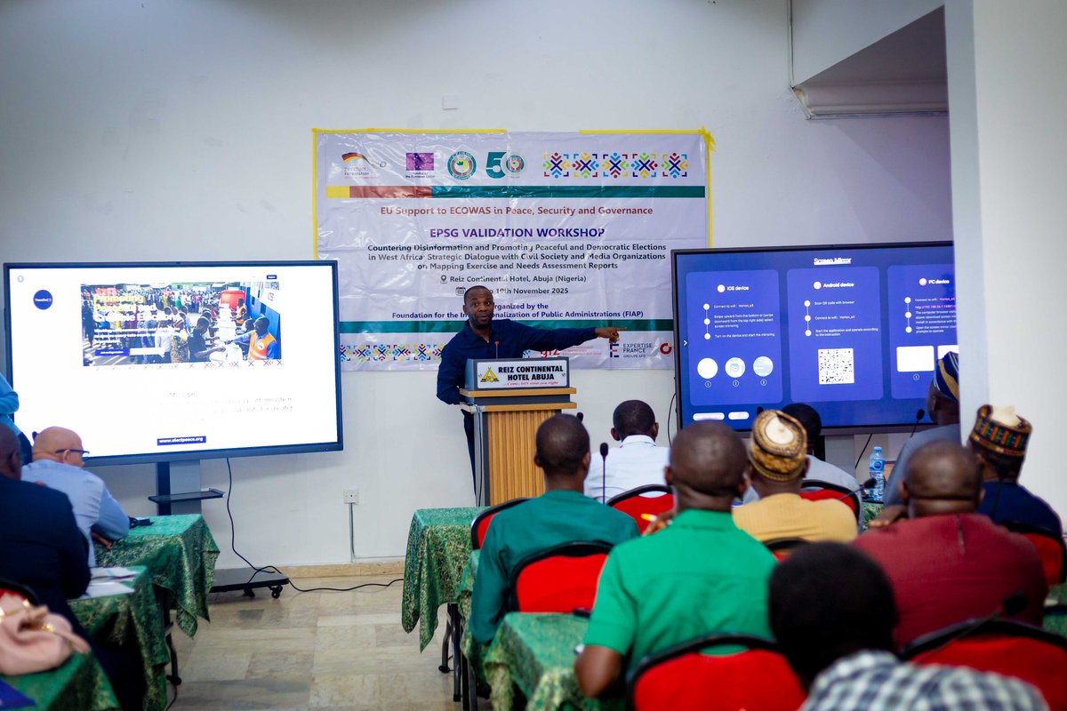 Dataphytefdn's tweet image. Dataphyte Country Director, @findtheseyi presenting key findings from the Mapping Exercise and Needs Assessment reports countering disinformation &amp;amp; promoting peaceful and democratic elections at the just-concluded two-day validation workshop organised by FIAP. 

#EPSG #Dataphyte