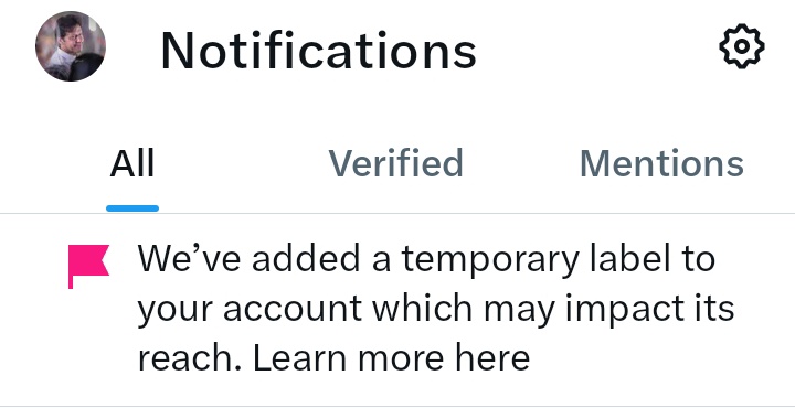 مسکا ہر دوسرے دن مجھ سے میرے انسان ہونے کا ثبوت مانگتا
بندہ پوچھے
 رامدیا توں مینوں نکی دا رشتہ دینا جیہڑا کنفرم کردا رہندا😬