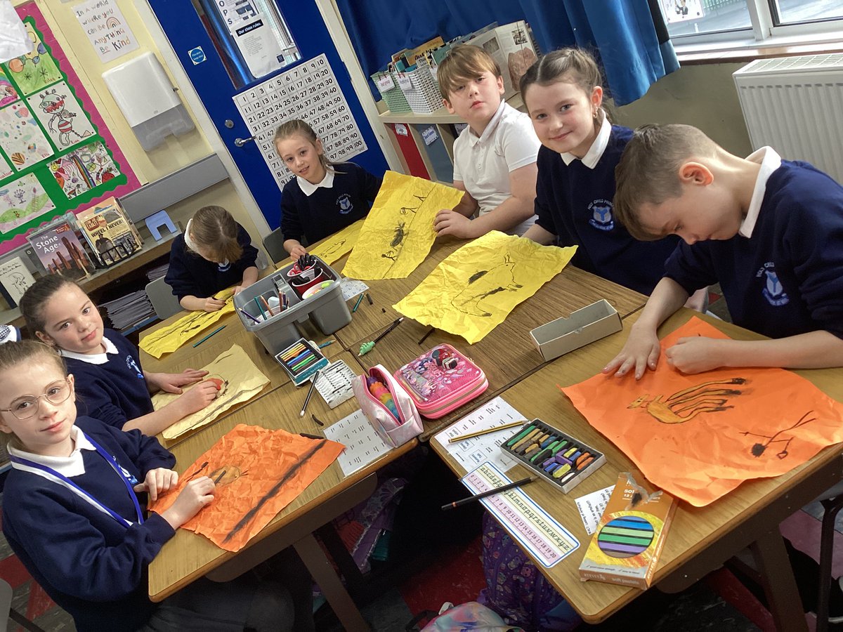 HolyChildPSBel's tweet image. P5A loved creating Stone Age cave sketches using charcoal and soft pastels with their PGCE student teacher Mr Guinness. 

#SharingCaringLearning #art #youngartists