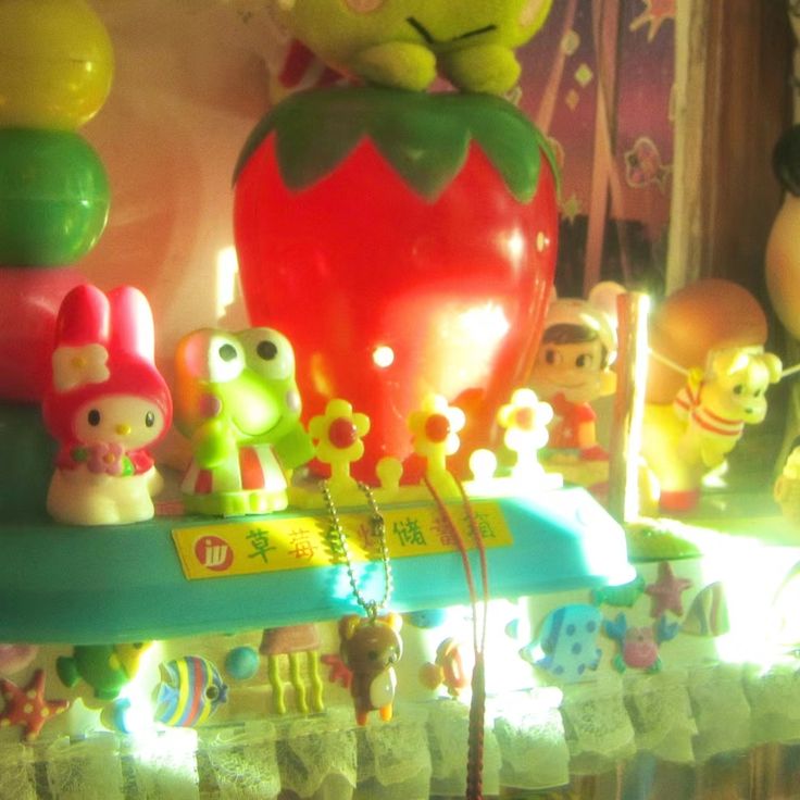 Cortisoul5's tweet image. how does pinterest see you? ⋆.𐙚 ̊

⪼ aesthetic 
⪼ dream place 
⪼ perfume 
⪼ palette

prettyy