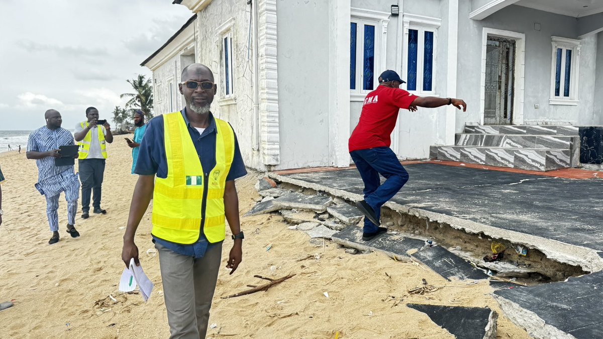 Today, I led a high-level delegation from the National Emergency Management Agency (NEMA) on an extensive on-the-spot assessment tour of communities severely affected by the recurring ocean surge along the Lekki coastline.

Alongside the Director of the NEMA Lagos State Office,