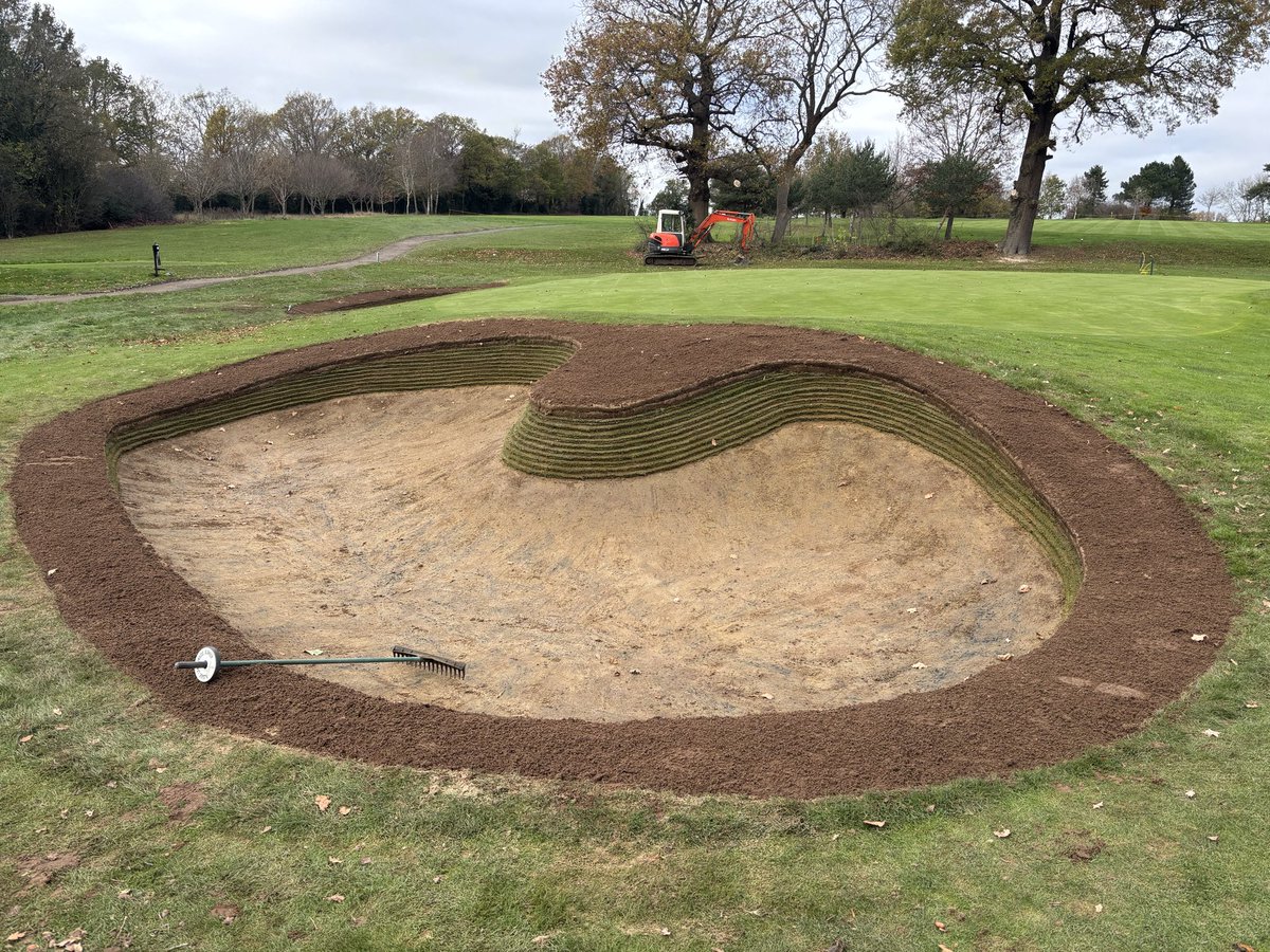 360GroundCare's tweet photo. Brilliant few days transforming Bunkers and carrying out Installation training for @EcoBunkerLtd at @SouthHertsGC Big thanks to Sean and his team who will now carry on with Bunker Renovation https://t.co/qCJ1coGhbo