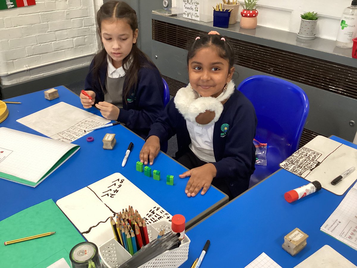 MissPatel_AMPA's tweet image. For our #maths #exploring task, we were tasked to grab and group. Grab whatever amount of counters you can in your hand and only use that to create equal groups. We looked at different ways we could group them. We even discussed why we couldn’t do many ways for some numbers.