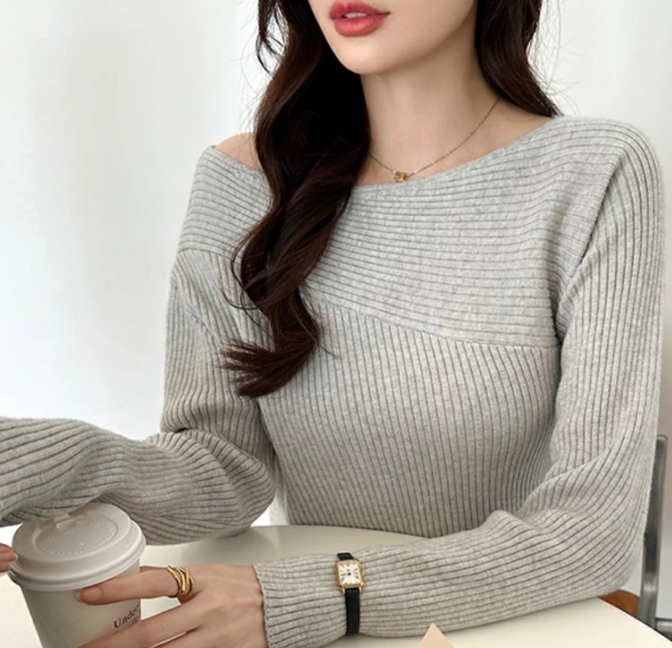 aki_shoken's tweet image. 着替えた瞬間に鏡の前で「え、誰？」ってなるレベル。
シルエットが綺麗に出て、雰囲気まで変わるから自信が湧いてくる。友だちが街でナンパされた理由も納得できるわ。しかも手が届く価格帯(ユニクロ並)。コスパ最強すぎる、今なら半額に･･･↷