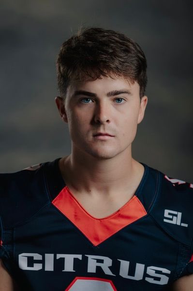 UnitedKicking's tweet photo. Player Spotlight 3⭐️

Meet @Lewis_dixon9 who after 2 years (redshirt) at Santa Barbara CC and Citrus College is ready to bring his experience and incredible work rate to new surroundings. Lewis has 3 years eligibility. Check out some recent live scrimmage film of Lewis below! 🚀 https://t.co/pFkYBNLo30