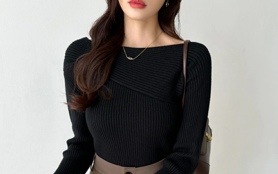 aki_shoken's tweet image. 着替えた瞬間に鏡の前で「え、誰？」ってなるレベル。
シルエットが綺麗に出て、雰囲気まで変わるから自信が湧いてくる。友だちが街でナンパされた理由も納得できるわ。しかも手が届く価格帯(ユニクロ並)。コスパ最強すぎる、今なら半額に･･･↷