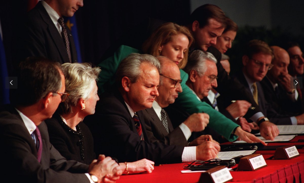 This was 30 years ago this day. The Bosnia peace agreement initialed in Dayton. It ended a horrible war, and gave the peoples of Bosnia 🇧🇦 the possibility of building a peaceful future.