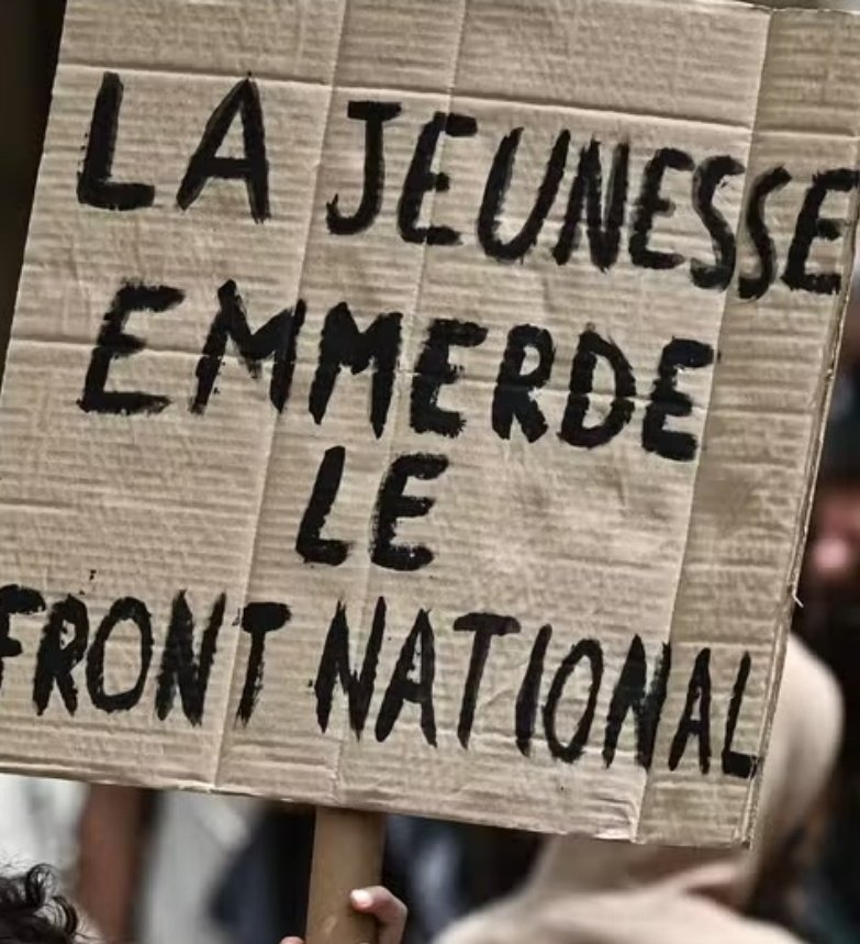 J'ai 25 ans et j'emmerde le Rassemblement National.

Partage si t'es d'accord.