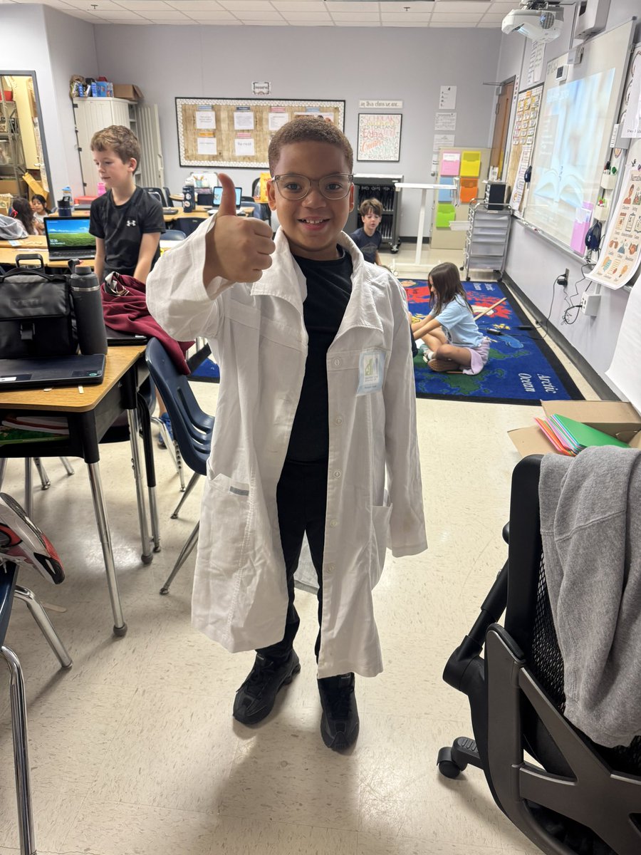 HighPointFCS's tweet image. and now for a moment of science 🧪 our scholars used research skills, collaboration, and inquiry to engage in hands on learning experiences all day for our annual STEAM day! @ibpyp @EricaFox_EdD @HPointPrincipal @alexbatesedu