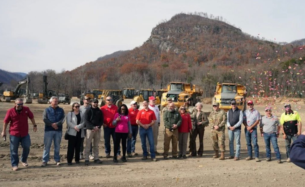 AnnieMDance's tweet photo. USACE Marks Completion of Lake Lure Hurricane Helene Recovery Mission
(WCAB News by Annie Dance)
https://t.co/7B4dlOTQPm
#LakeLure #RutherfordCountyNC #USACE #FEMA #NCpol https://t.co/OFnnFWg8BP