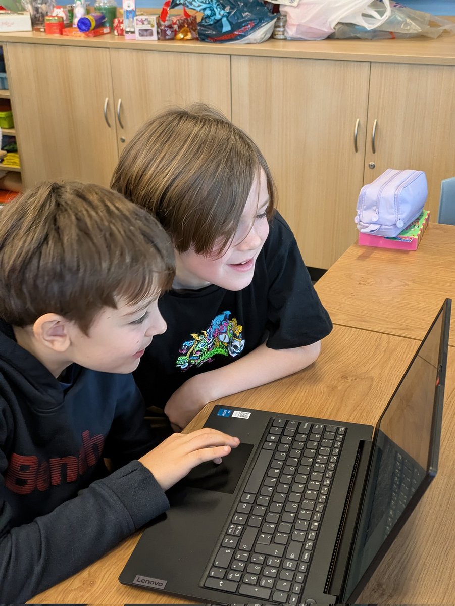 EastfieldPSHull's tweet image. #eps4AB have enjoyed editing photographs in #epscomputing today. They have used cropping, rotating and colour features to change the mood and composition.