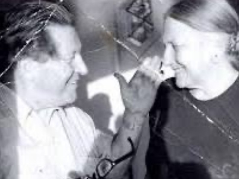 Het is 'verfrissing tegen de sleur' zei Truus Schröder over het Rietveld Schröderhuis.

In Cultuurhistorisch Café Utrecht Oost op vrijdag 28 november vertelt Corrie over haar contact met Truus Schröder.

Van 16:30 – 18:00 uur (inloop 16:15 uur) in De Wilg, Meckelenburglaan 3 – 5.