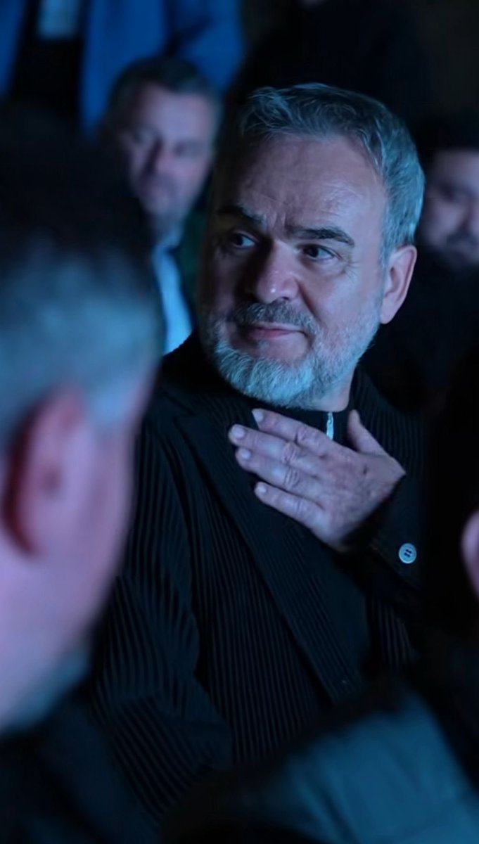 Sagduyununozu's tweet image. Bu gece yari gördüm, 
şükür elhamdülillah 

Yüzü nurla bezenmiş, 
Yaradan pek özenmiş, Ne kadar da güzelmiş,
Övmüş de yaratmış Hak,

Pirim efendim benim, 
Fedadır can-ü tenim
Nureddin ’i seyrettim, 
Şükür elhamdülillah

#MNC #SERVER #1447  #41 
@serverplatformu ~ instagram