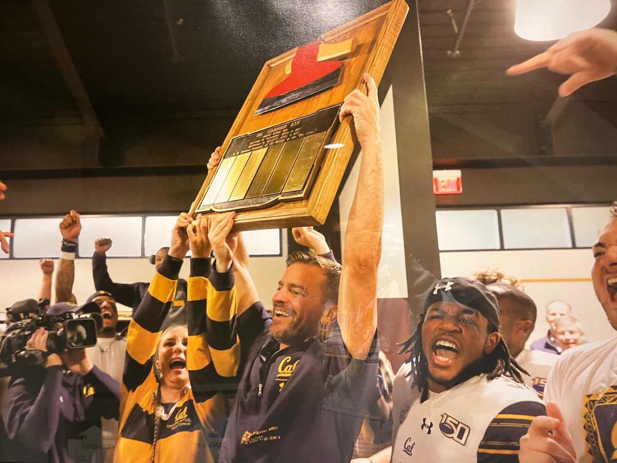Thomasdunn24's tweet image. 128th Big Game spotlight: Justin Wilcox

The current Cal HC is looking for BG win number six, which would put him third in Cal history behind Pappy Waldorf and Jeff Tedford

Wilcox got the Axe back after a 9 year drought in &apos;19 and was on staff for 3 of Tedford&apos;s Big Game wins