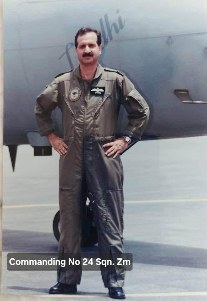 usman_cph's tweet image. Written by Wg Cdr (retd.) Perci Virji ex PAF:

The news of an Indian Air Force Tejas crashing during an aerobatic display at the Dubai Air Show is heartbreaking beyond words. Aerobatics are flown on the razor’s edge of the flight envelope—where skill, courage, and precision exist…