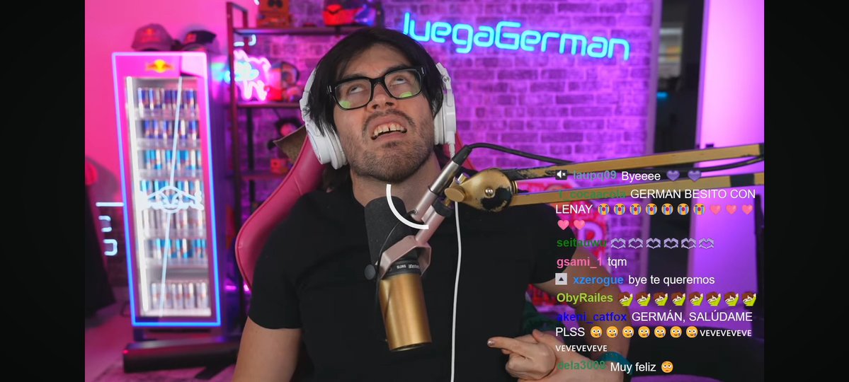 Me puse triste cuando vi que Germán murió y salí de su directo, al rato volví a entrar y me encontré con esta escena JAJAJAJAJAJAJ
#SquidCraftGames4