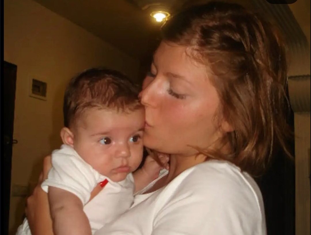 21 Ekim’i her gün yeniden yaşıyoruz. Çünkü adalet gelmediği sürece acı dinmiyor. Sözümüz söz: Bu dosyada adalet yerini bulana kadar buradayız. #AdaletGelecek