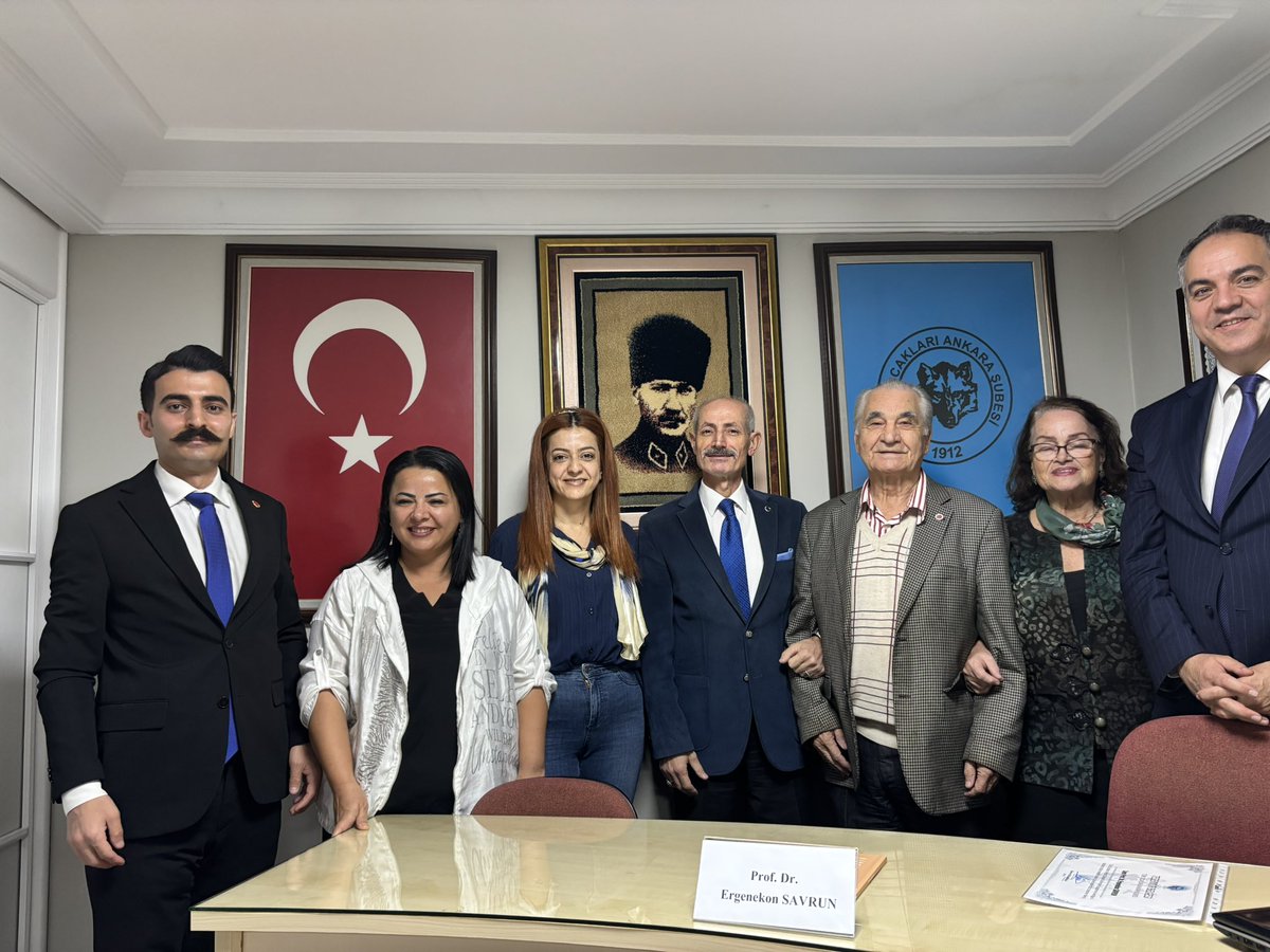 turkocagiankara's tweet photo. Program Başkanımızın Konferans konuşmacısı Hocamıza teşekkür belgesi takdimi, kapanış konuşması ve fotoğraf çekimleriyle sonlandı.
Ocağımız sönmeden tüterek daim var olsun.
Var olsun Türk Ocakları! 
Var olsun Kıbrıs Türklüğü
Ne Mutlu Türk’üm Diyene 🇹🇷 https://t.co/YHFDo1s7sw