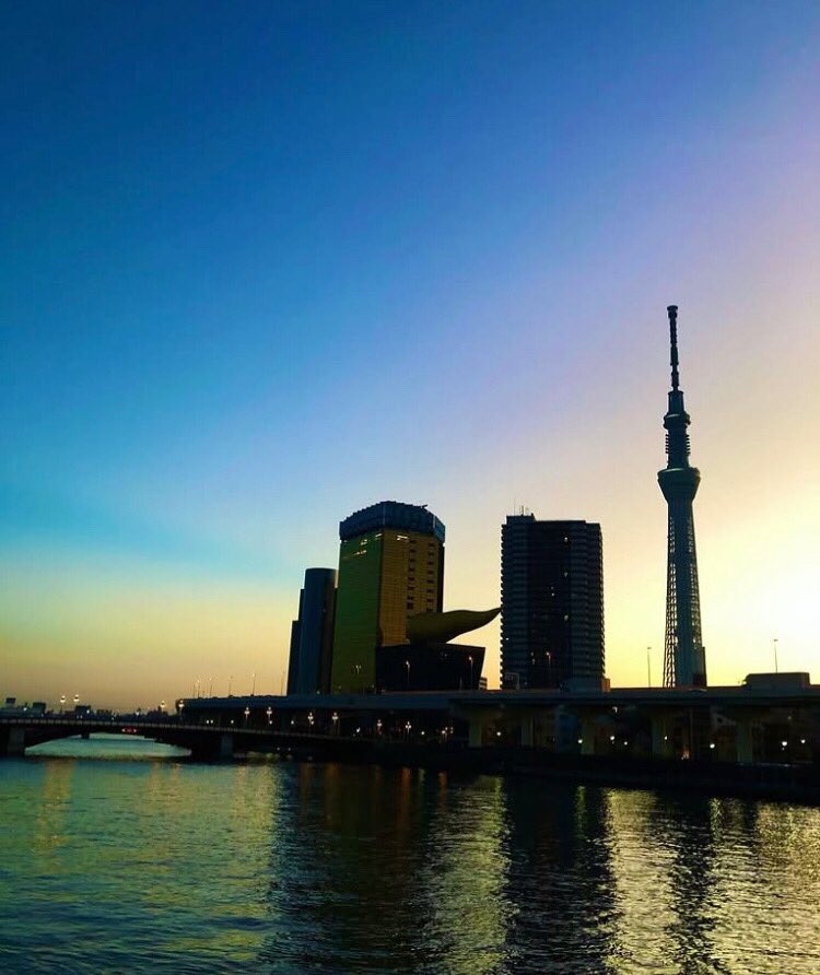 choh_u's tweet photo. 夜明け。
#いまそら #朝 #夜明け #散歩 #隅田川 #東京スカイツリー
#imasora #morning #dawn #stroll #sumidariver #tokyoskytree https://t.co/JB0qf4bk0H