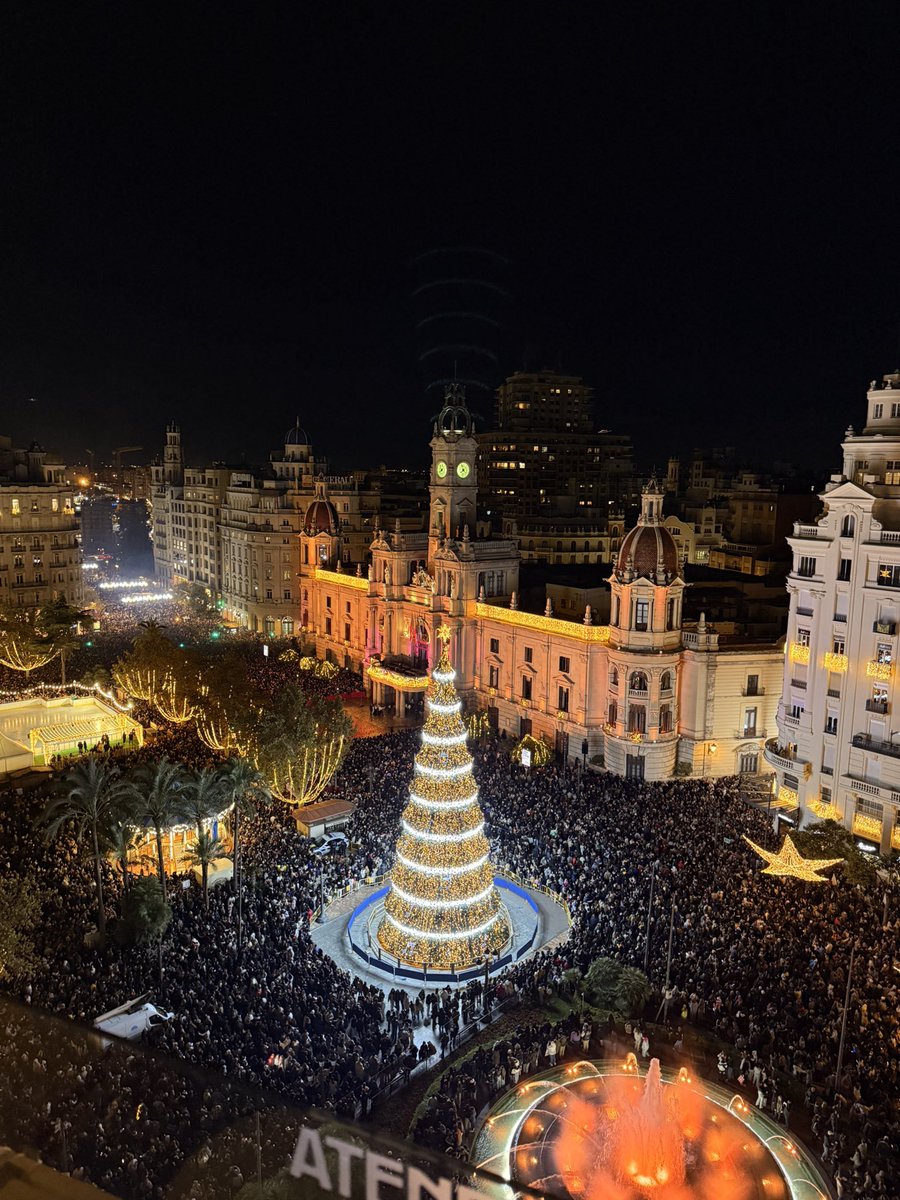 Better this Christmas! #València’s festive lights are on. ✨

Get ready to experience it like nowhere else.🌟 🎄

📸: Atenea Sky

#VisitValència #BetterThisChristmas #ValènciaMediterraneanChristmas