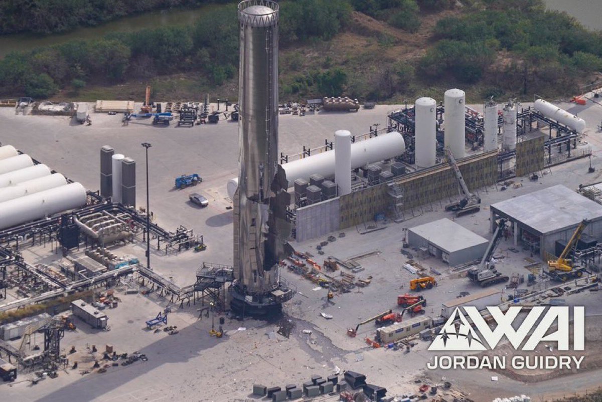 LaceyPresley's tweet image. SPACEX BOOSTER 18 ANOMALY V3 DESIGN CHALLENGES

Setback in propellant system validation for next-generation Starship.

SPACEX: … “Booster 18 suffered an anomaly during gas system pressure testing… No propellant was on the vehicle, and engines were not yet installed… The teams…