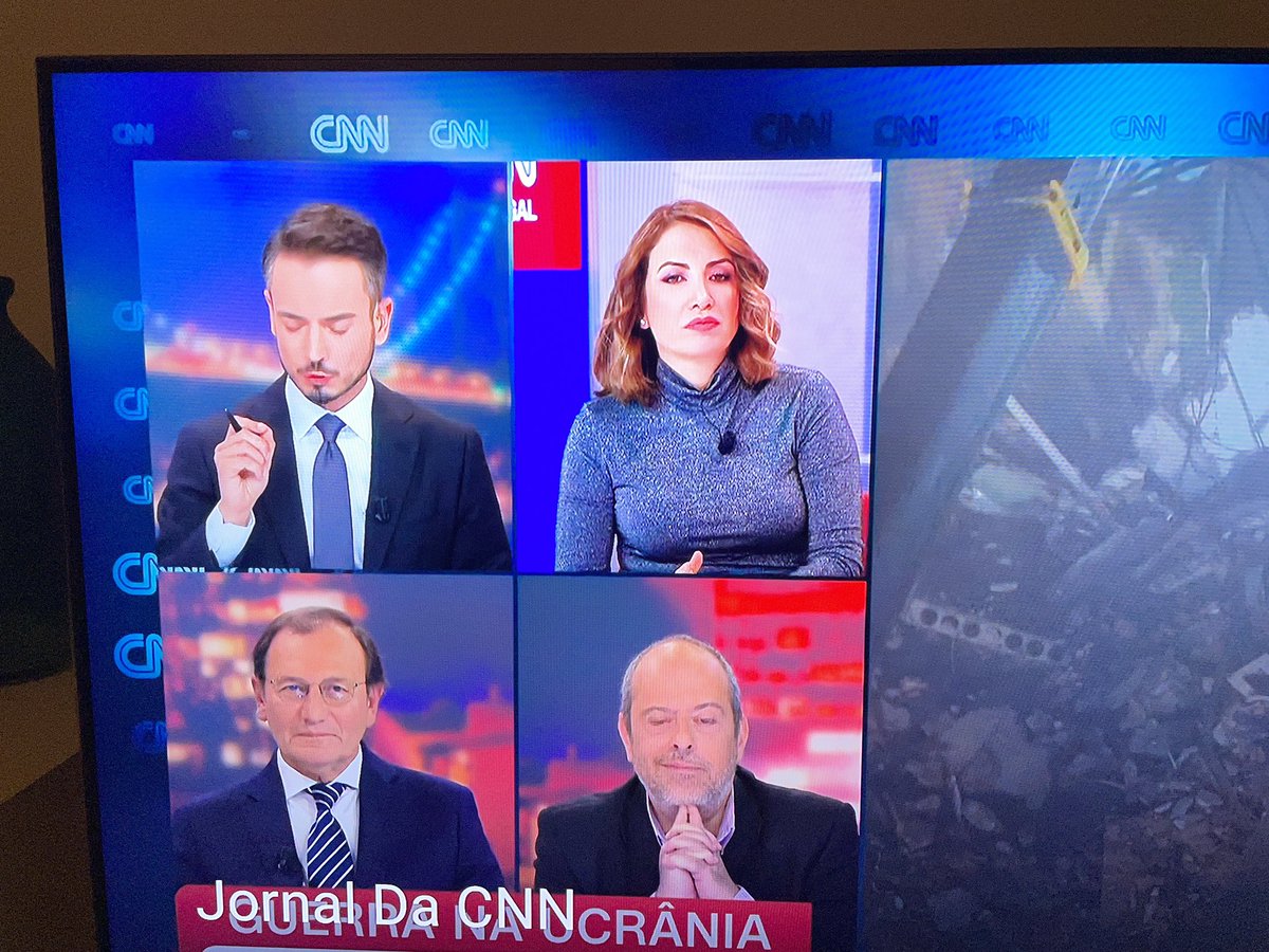 CasteloVoador's tweet image. Só eu é que acho que a dra especialista não é capaz de completar um raciocínio sem se atropelar? …várias vezes…😳