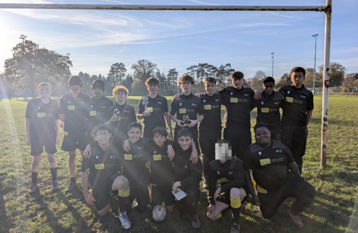 PutteridgePE's tweet image. What a day for rugby at Putteridge. Year 8 boys took home the @LutonSchGames rugby festival trophy. Year 9 &amp;amp; 10 girls had a fantastic win under the lights at @StockwoodPark. #firstCLASS