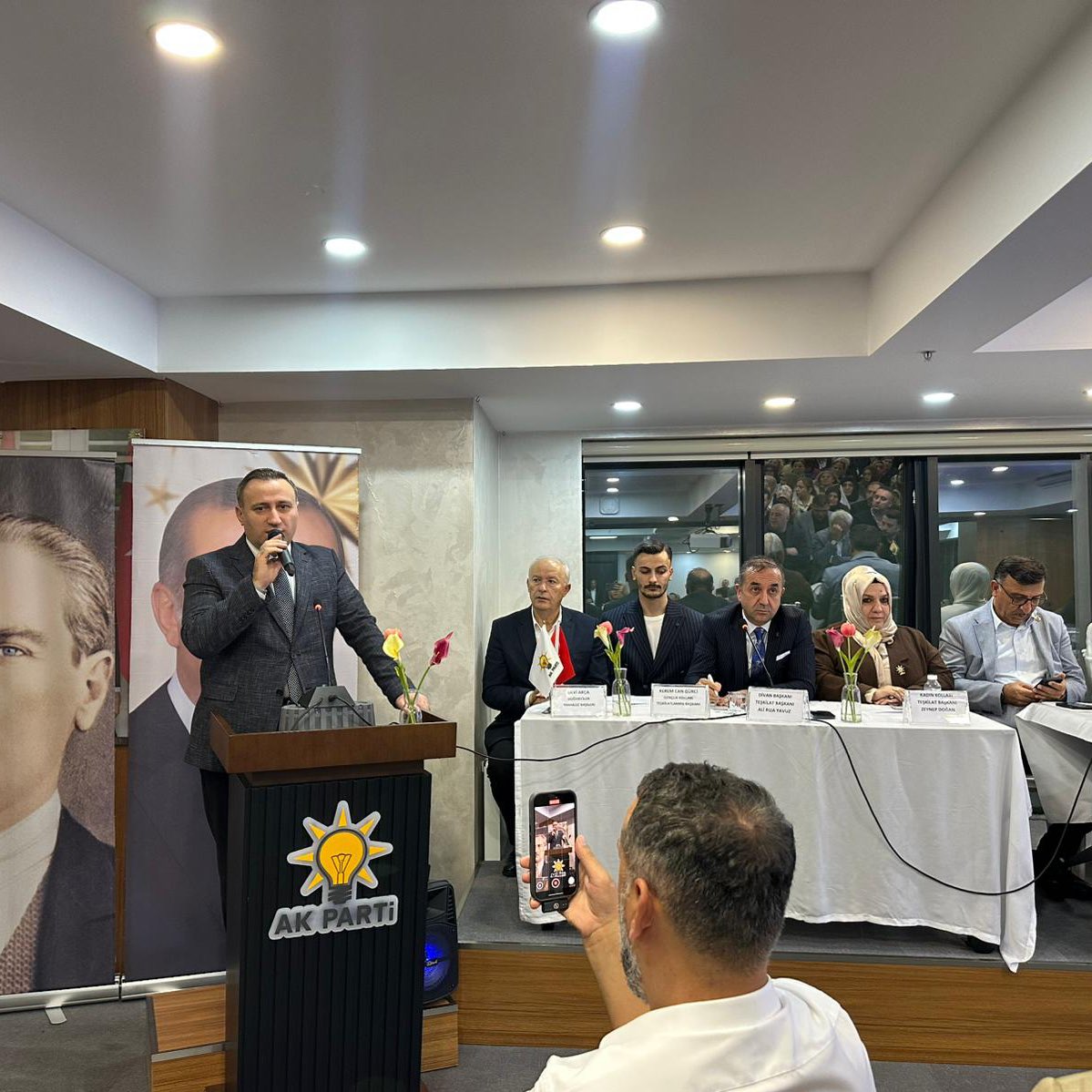 abdullaharidoru's tweet image. Eyüpsultan teşkilatımızla bugün çok verimli ve coşkulu bir Danışma Meclisi gerçekleştirdik. Teşkilatımızın heyecanı, sahaya ve İstanbul’un her köşesine yansıyan güçlü bir motivasyon ortaya koyuyor.

Ayrıca deprem bölgesinde tamamlanan 350 Bin konutun duyurusunu İstanbul…