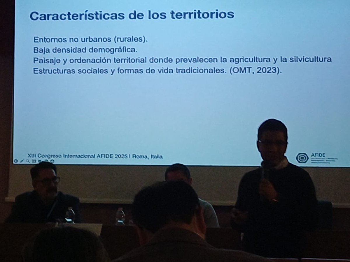 4 días de aprendizaje, intercambio de experiencias y networking en el XIII Congreso de Emprendimiento e Innovación en Roma, Italia donde tuve la oportunidad de participar en el Panel de Expertos Emprendimientos sostenibles en el sector rural gracias <a href="/AsociacionAfide/">Asociación Afide</a>