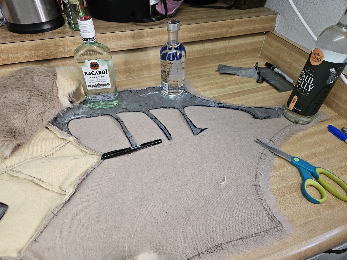 HollydaysInc's tweet image. When you&apos;re a fursuit maker but also like to party on the weekends...🥴🥂
I just needed some weights to hold this pattern down 👀
#fursuitfriday #fursuitmaker #creativesolutions
