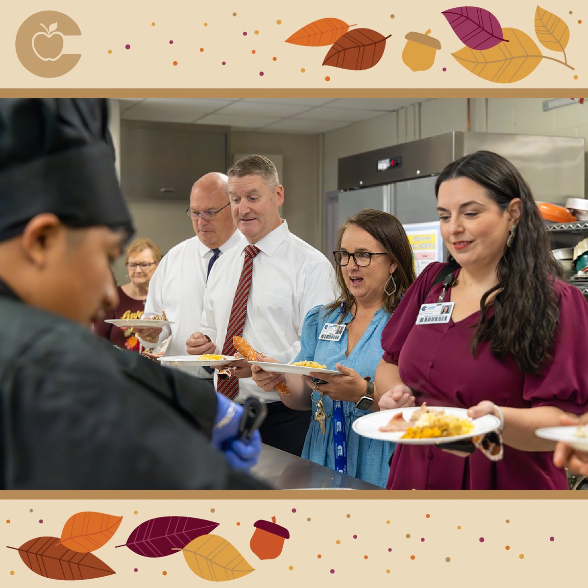 ConroeISD's tweet image. Washington High School&apos;s Culinary Department prepared a Thanksgiving feast that showcased their skill, teamwork, and dedication. Outstanding work! 💜👏