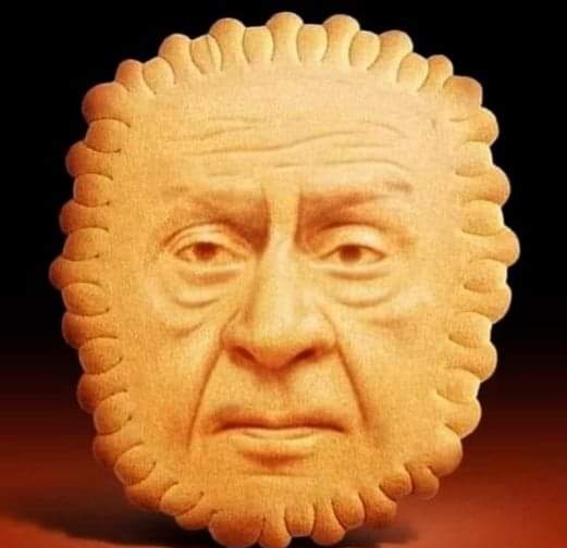 Püsküvüt artık DEM li çaya batırılmıştır.
Dik durması asla beklenemez..!