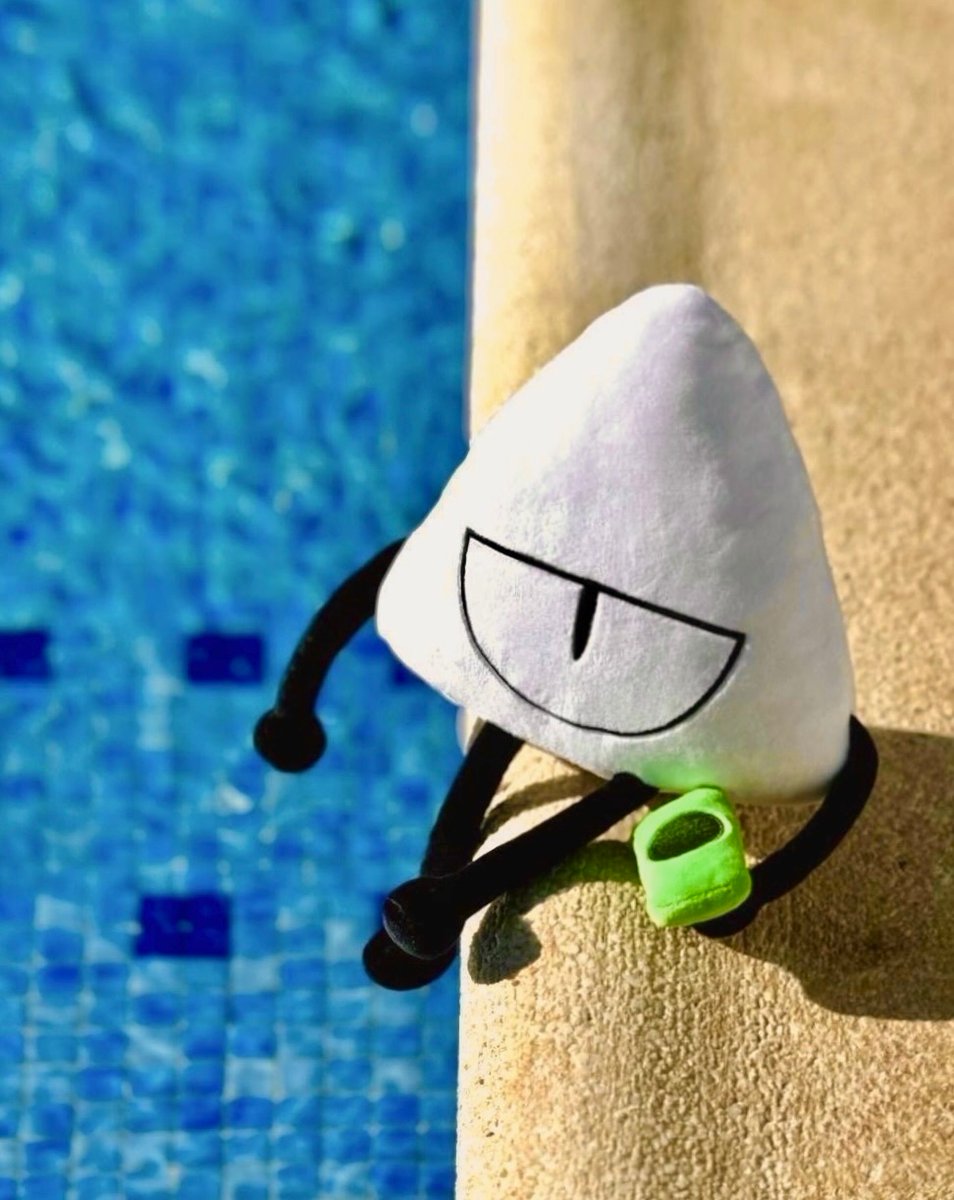 Look at this triangle!!! Two more weeks until Nuclear Throne update 100 &amp; the Y.V. plushie drop!