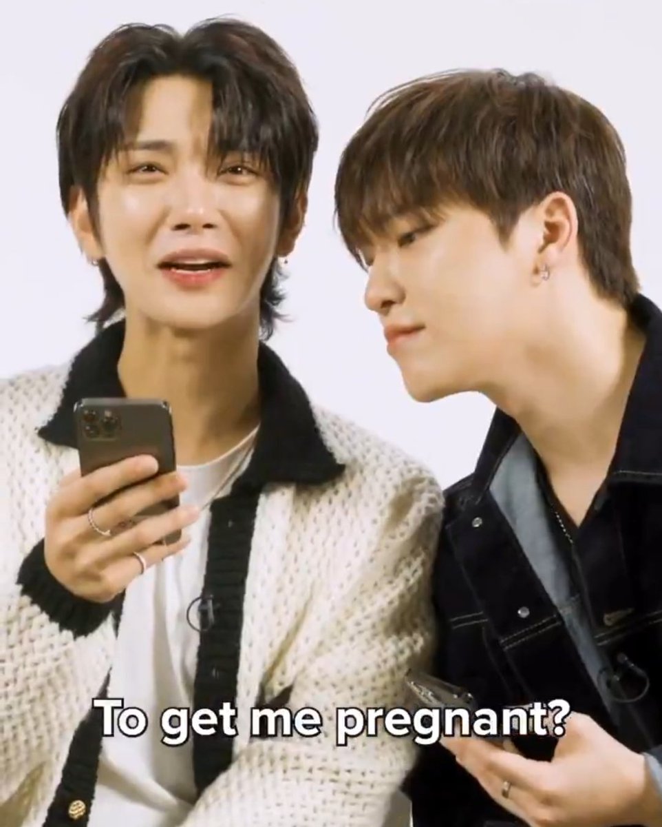 oxyjihan's tweet photo. JOSHUA SEEING THE TWTS ABT PEOPLE WANTING TO GET HIM PREGNANT 😭😭😭 WTF SFSHSKSLSLSL https://t.co/gWOL3IZIS1