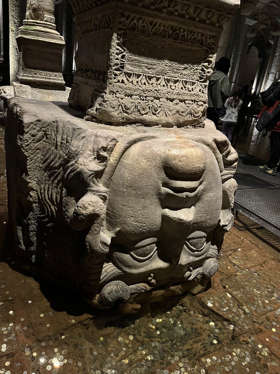 Bästa sättet att bli viral på X - skriv nåt superkorkat och du får 1000 hejarop och lika många fördömanden.