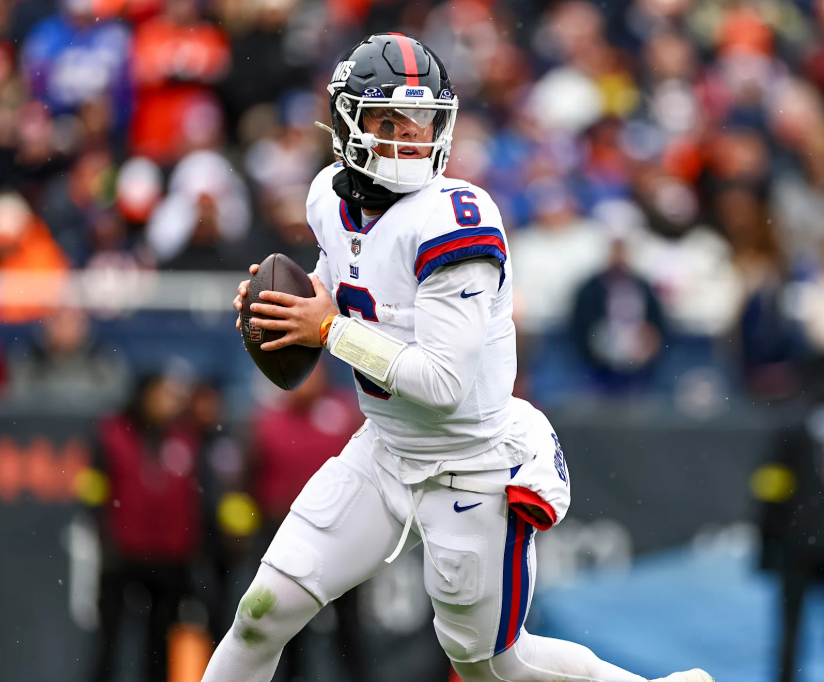 BigBlueFilmRoom's tweet image. Isaiah Hodgins on Jaxson Dart&apos;s ability to extend plays:

&quot;It&apos;s really fun for a receiver because you can be on a whole different route and then it&apos;s a scramble drill and now you&apos;re running a go ball ... it&apos;s an awesome opportunity for receivers.&quot;

(via Giants Huddle)