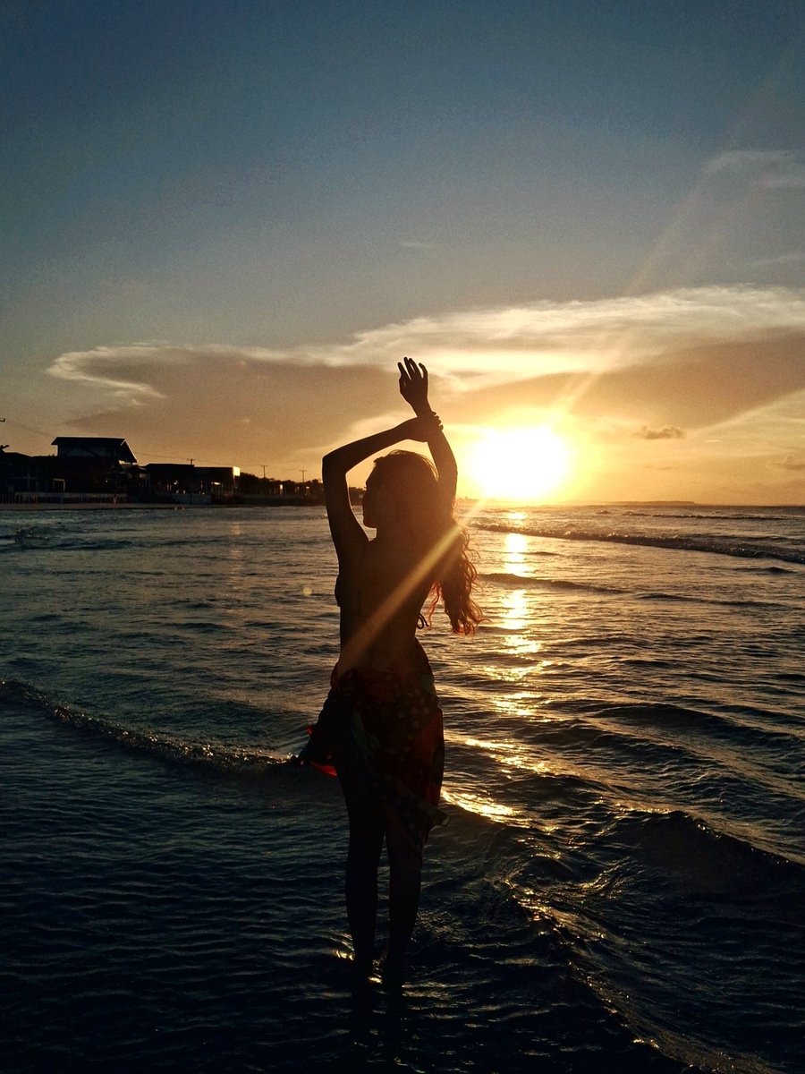 fleursolarie's tweet image. finalmente achei um app de câmera pra android bom