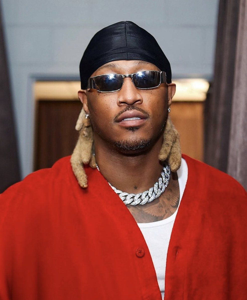 DailyRapFacts's tweet image. Top 3 Rappers currently receiving the most daily Spotify Streams 🏆

1. Drake - 51.7m

2. Kanye West - 24.1m

3. Future - 22.5m