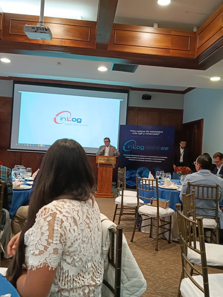 #CAMEPE acompañó a #INLOG en la presentación de “Panorama Supply-Chain 4.0”, sobre innovación y digitalización logística.
El evento contó con la exposición económica de Alberto Acosta (2025–2026).
Felicitamos a INLOG por sus 20 años y por un espacio clave para el sector.