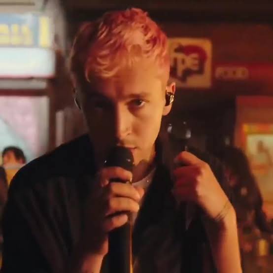 tylaner's tweet image. boy why are you so girl