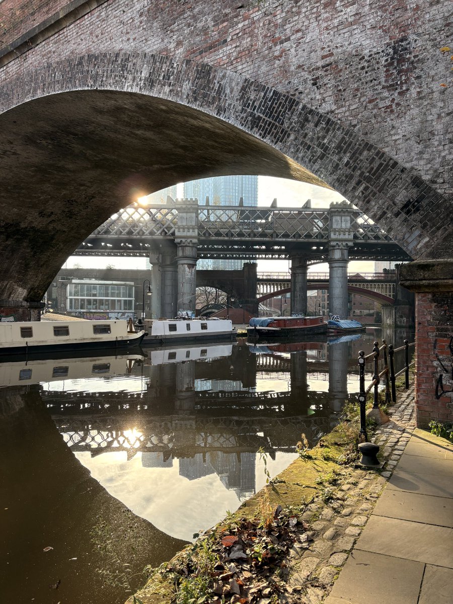 RolandNPhotos's tweet photo. Historic Manchester 

#Manchester #historic #photo #iphonephoto https://t.co/vZe1tlS3cc