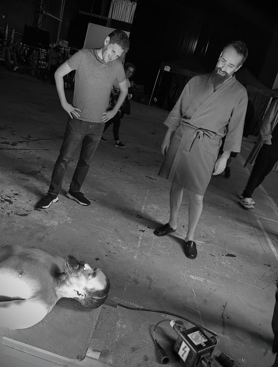 MacfadyenDaily's tweet image. Matthew Macfadyen Behind the scenes of Death By Lightning.

Via: Mike Makowsky

#matthewmacfadyen