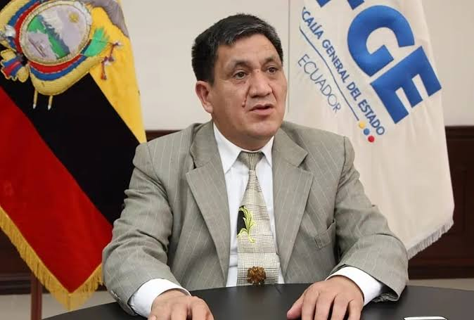 altavozecu_'s tweet image. 🚨 #ATENCIÓN | ¡EL FISCAL SE CANSÓ DE ESPERAR!

La renuncia de Wilson Toainga como #Fiscal General Subrogante marca el fin de su mandato. Ante la demora en la designación de su reemplazo, volverá a su puesto de agente fiscal.
¿Cómo impactará su salida en la #FiscaliaEc?…